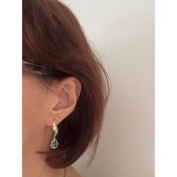 10K yellow gold tear drop blue sapphire and diamonds earrings. - Picture 3 of 7